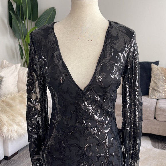 Sequin embellished deep V sheer long sleeved dress - Picture 3 of 6